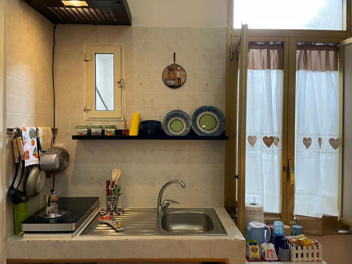 “piccola Domus” * Napoli
